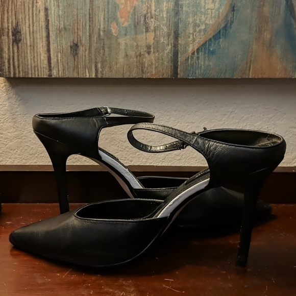 WHITE HOUSE BLACK MARKET Pointed Toe Heels - Picture 2 of 8